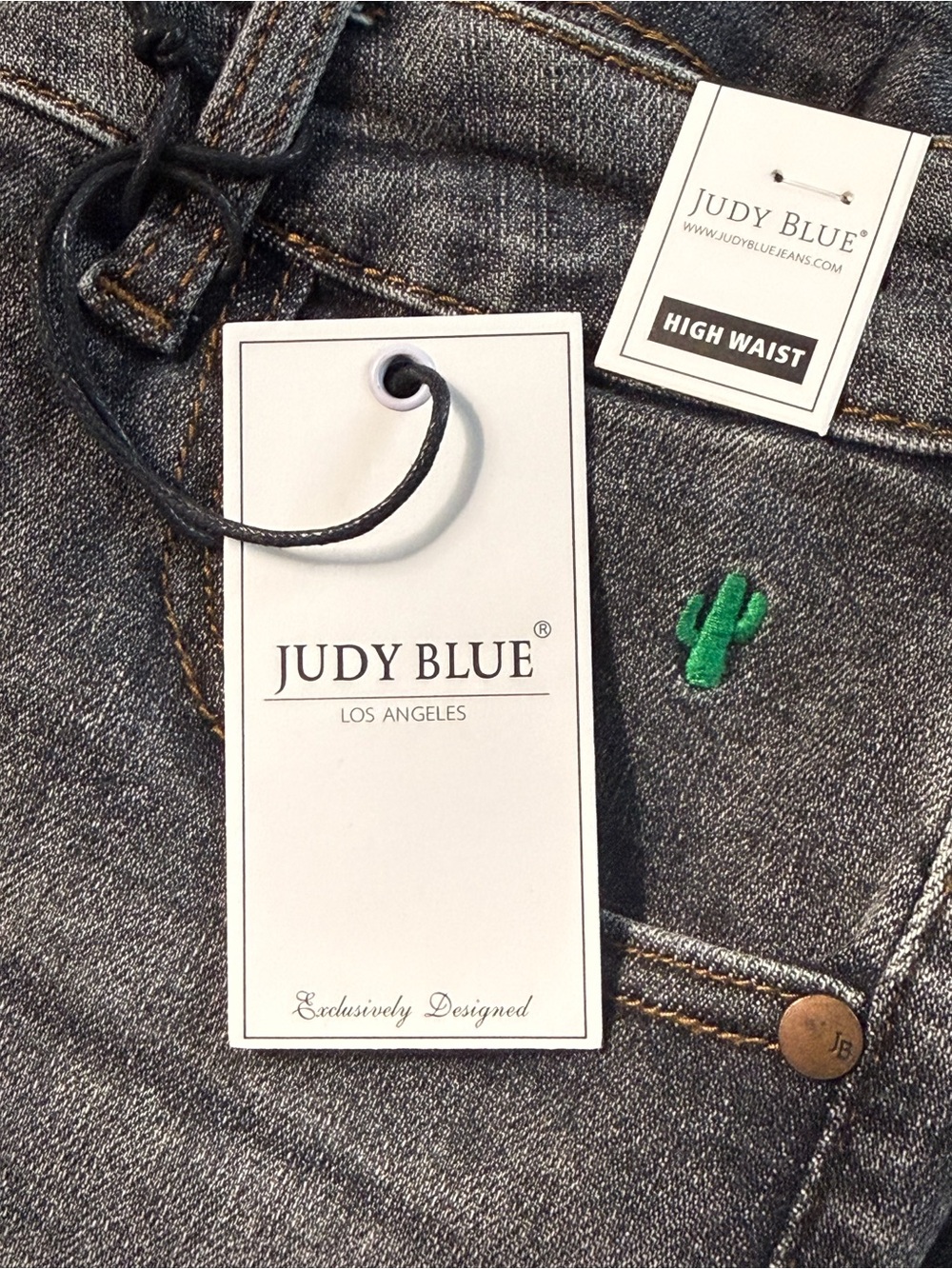 Judy Blue NWT Cactus Embroidered Denim Shorts XL Gray Raw Hem - Picture 15 of 17